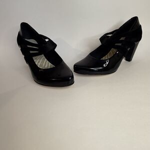 Clarks Womens Black Patent Leather Suede Slip On Heels Sz UK 4 US 6 Cushion Soft
